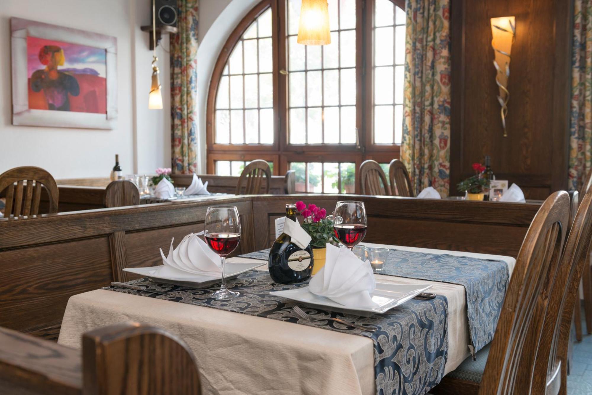 Hotel Gasthof Zum Storch Schlüsselfeld Dış mekan fotoğraf